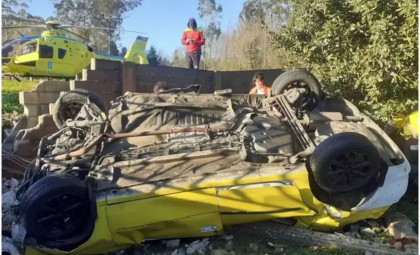 Un român de 36 de ani, tată a patru copii, mort pe loc în Spania. A derapat cu mașina de pe șosea și s-a înfipt în peretele unei case