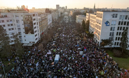 Continuă protestele în Serbia și după demisia premierului. La Novi Sad, demonstranții au blocat drumuri și au ocupat podurile peste Dunăre - FOTO/VIDEO Continuă protestele în Serbia și după demisia premierului. La Novi Sad, demonstranții au blocat drumuri și au ocupat podurile peste Dunăre - FOTO/VIDEO