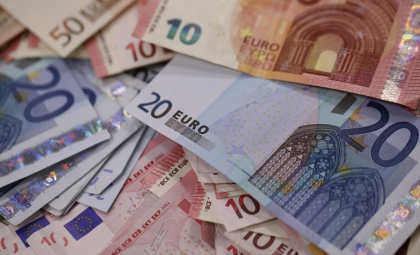 Nouăsprezece state UE, inclusiv România, cer Băncii Europene de Investiţii să finanţeze industria apărării Nouăsprezece state UE, inclusiv România, cer Băncii Europene de Investiţii să finanţeze industria apărării