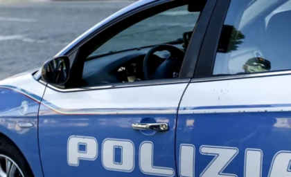 Doi moldoveni - reținuți în Italia, după ce au fost prinși de polițiști în timp ce încercau să fure motorină din rezervorul unui camion Doi moldoveni - reținuți în Italia, după ce au fost prinși de polițiști în timp ce încercau să fure motorină din rezervorul unui camion