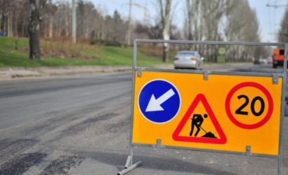 Atenție, călători. Vor fi restricții temporare de circulație pe un sector de drum din orașul Strășeni. Care este motivul - FOTO Atenție, călători. Vor fi restricții temporare de circulație pe un sector de drum din orașul Strășeni. Care este motivul - FOTO