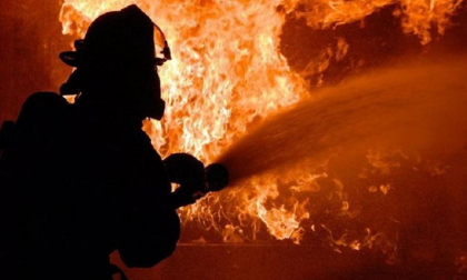 Moarte învăluită în mister, la Fălești. Un bărbat, găsit fără suflare, cu semne de moarte violentă, în propria casa în timpul unui incendiu. Poliția a reținut un suspect