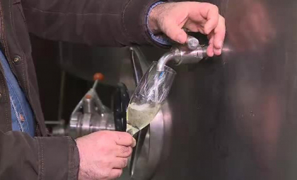 Importatorii americani îşi fac stocuri de Prosecco pentru a se proteja de posibilele tarife ale lui Trump Importatorii americani îşi fac stocuri de Prosecco pentru a se proteja de posibilele tarife ale lui Trump
