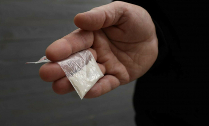 Un profesor a fost surprins în timp ce vindea cocaină în Italia. Anchetatorii susțin că bărbatul ducea „o viaţă dublă”