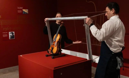 O vioară Stradivarius, vândută la licitație în New York. A intrat în topul celor mai scumpe instrumente muzicale din istorie