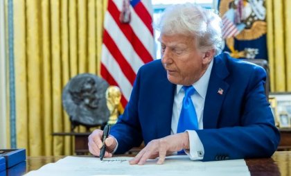 Trump sancţionează Africa de Sud. Musk acuzase ţara sa de origine că are legi rasiste Trump sancţionează Africa de Sud. Musk acuzase ţara sa de origine că are legi rasiste