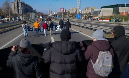Serbia: Studenții blochează din nou artere de circulație în mai multe orașe, inclusiv la Belgrad