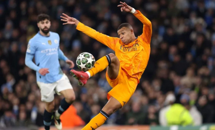 Real Madrid s-a impus cu 3-2 pe terenul lui Manchester City, în manșa tur din play-off-ul pentru calificarea în optimile Champions League - FOTO Real Madrid s-a impus cu 3-2 pe terenul lui Manchester City, în manșa tur din play-off-ul pentru calificarea în optimile Champions League - FOTO