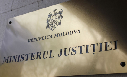 Ministerul Justiției vine cu explicații, după ce Veronica Dragalin i-a acuzat că sabotează procesul de extrădare a fugarului Ilan Șor: S-au întreprins toate demersurile necesare Ministerul Justiției vine cu explicații, după ce Veronica Dragalin i-a acuzat că sabotează procesul de extrădare a fugarului Ilan Șor: S-au întreprins toate demersurile necesare