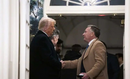 Emisarul lui Trump sosit pe neașteptate în Rusia a avut „o misiune secretă”, dincolo de eliberarea profesorului american încarcerat
Emisarul lui Trump sosit pe neașteptate în Rusia a avut „o misiune secretă”, dincolo de eliberarea profesorului american încarcerat