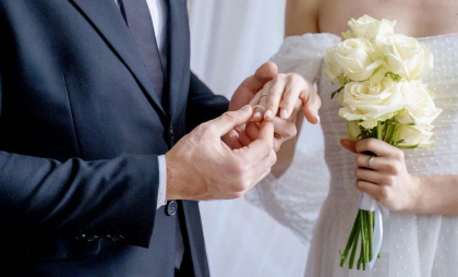 Își vor uni destinele de Ziua Îndrăgostiților. Câte cupluri din țară au ales astăzi să se căsătorească 
