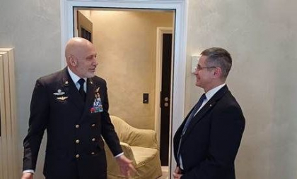 Ministrul apărării, în dialog cu președintele Comitetului Militar al NATO la München: „Am discutat despre situația de securitate regională și impactul războiului hibrid condus de Federația Rusă” - VIDEO
