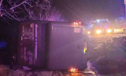 Accident grav la Florești. 16 persoane dintr-un autocar de pe ruta Kiev-Chișinău au ajuns la spital, după ce șoferul a pierdut controlul asupra volanului și s-a răsturnat - FOTO Accident grav la Florești. 16 persoane dintr-un autocar de pe ruta Kiev-Chișinău au ajuns la spital, după ce șoferul a pierdut controlul asupra volanului și s-a răsturnat - FOTO