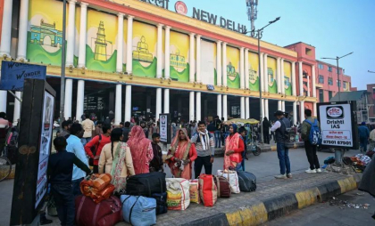 Cel puțin 15 morți în urma unei busculade la cea mai mare gară din New Delhi Cel puțin 15 morți în urma unei busculade la cea mai mare gară din New Delhi