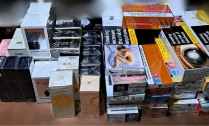 A încercat să iasă din țară cu 3400 de țigări și articole de parfumerie, fără a le declara. O femeie - documentată la postul vamal Albița - FOTO