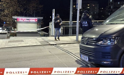 Sirianul care a înjunghiat mai mulți oameni în sudul Austriei „s-a radicalizat pe TikTok”. Ce au descoperit autoritățile Sirianul care a înjunghiat mai mulți oameni în sudul Austriei „s-a radicalizat pe TikTok”. Ce au descoperit autoritățile