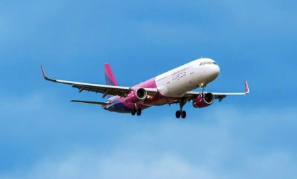 Un avion cu peste 200 de oameni la bord a aterizat de urgență pe Aeroportul din Cluj, după ce s-au semnalat defecțiuni la fuzelaj