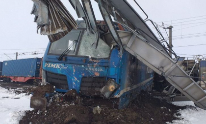 Accident feroviar în Olt: două marfare implicate. Șeful unuia dintre trenuri a murit. Trei garnituri CFR Călători, oprite în stații - FOTO Accident feroviar în Olt: două marfare implicate. Șeful unuia dintre trenuri a murit. Trei garnituri CFR Călători, oprite în stații - FOTO