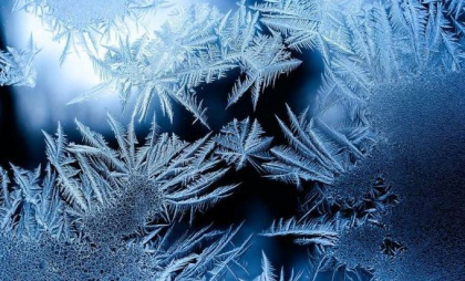 Îmbrăcați-vă bine: Vremea se menține rece, cu minime de până la -15 grade. Prognoza meteo