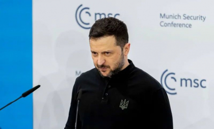 Zelenski, reacție dură după criticile lui Trump: „Trăiește în spațiul dezinformării” creat de Rusia. SUA „l-au ajutat pe Putin să iasă din izolare”
