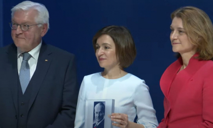 Maia Sandu a primit premiului Reinhard Mohn 2025 și 100.000 de euro. Ce a decis șefa statului că va face cu banii - VIDEO Maia Sandu a primit premiului Reinhard Mohn 2025 și 100.000 de euro. Ce a decis șefa statului că va face cu banii - VIDEO