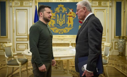 Zelenski: Ucraina e pregătită pentru un acord puternic de investiții și securitate cu SUA. Axios: Trump își „îmbunătățește” oferta
Zelenski: Ucraina e pregătită pentru un acord puternic de investiții și securitate cu SUA. Axios: Trump își „îmbunătățește” oferta