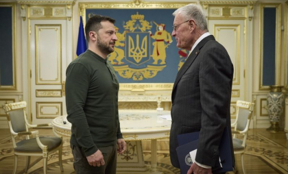 Casa Albă: Zelenski trebuie să revină la masa negocierilor pentru acordul esenţial privind mineralele. Zelenski: „Ucraina este pregătită pentru un acord puternic, eficient, de investiţii şi securitate cu preşedintele Statelor Unite” - VIDEO Casa Albă: Zelenski trebuie să revină la masa negocierilor pentru acordul esenţial privind mineralele. Zelenski: „Ucraina este pregătită pentru un acord puternic, eficient, de investiţii şi securitate cu preşedintele Statelor Unite” - VIDEO