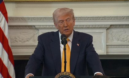 Reacția lui Trump când a fost întrebat dacă pentru distrugerile din Ucraina e de vină Putin. Interviu la un post conservator Reacția lui Trump când a fost întrebat dacă pentru distrugerile din Ucraina e de vină Putin. Interviu la un post conservator