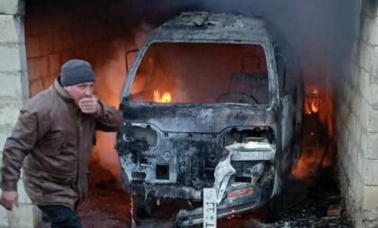 Un garaj cu trei mașini în interior a luat foc, la Sîngerei. Pompierii au intervenit. Imagini de la locul incendiului - publicate de primarul localității - FOTO Un garaj cu trei mașini în interior a luat foc, la Sîngerei. Pompierii au intervenit. Imagini de la locul incendiului - publicate de primarul localității - FOTO