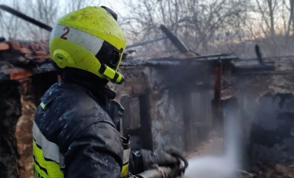 O persoană a murit, iar alta a suferit arsuri grave, după ce casele lor au fost cuprinse de flăcări. Unde au avut loc tragediile O persoană a murit, iar alta a suferit arsuri grave, după ce casele lor au fost cuprinse de flăcări. Unde au avut loc tragediile