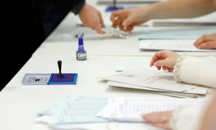 Sondaj CURS. Cum ar vota bucureștenii la alegerile prezidențiale din România. Competiție strânsă pe primele trei locuri Sondaj CURS. Cum ar vota bucureștenii la alegerile prezidențiale din România. Competiție strânsă pe primele trei locuri
