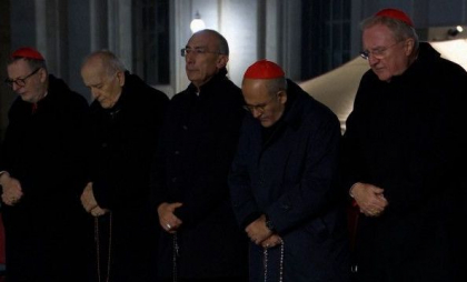 Papa Francisc, în stare "critică", dar stabilă. Donald Trump i-a transmis un mesaj de însănătoşire: „Dacă ne dorim să se facă bine, atunci este posibil"