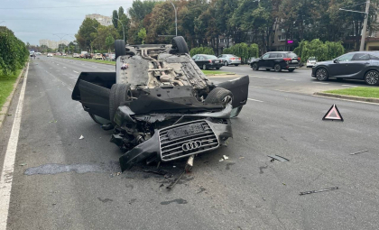 Șoferul care a lovit mortal un pieton în capitală, în septembrie 2024 și a încercat să fugă de la locul accidentului, condamnat la închisoare. Câți ani va sta după gratii Șoferul care a lovit mortal un pieton în capitală, în septembrie 2024 și a încercat să fugă de la locul accidentului, condamnat la închisoare. Câți ani va sta după gratii