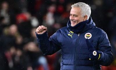 Mourinho a fost pedepsit după ce Galatasaray l-a acuzat de rasism! Decizia Comisiei de Disciplină Mourinho a fost pedepsit după ce Galatasaray l-a acuzat de rasism! Decizia Comisiei de Disciplină