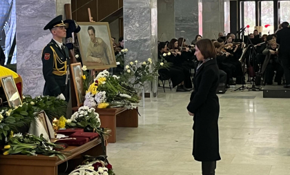 LIVE TEXT. Scriitorul Vladimir Beșleagă, petrecut pe ultimul drum. Cei care au îndrăgit opera scriitorului au mers la Palatul Național „Nicolae Sulac” pentru a-și lua rămas bun - FOTO/VIDEO  