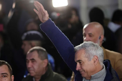 „Viața sau țara”. Călin Georgescu și oamenii săi puseseră la cale un plan de destabilizare a României, susțin documentele Parchetului „Viața sau țara”. Călin Georgescu și oamenii săi puseseră la cale un plan de destabilizare a României, susțin documentele Parchetului