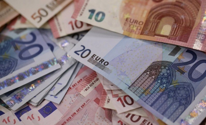 Italia pregăteşte un pachet de 3 miliarde de euro pentru a sprijini familiile şi firmele în faţa costurilor ridicate ale energiei Italia pregăteşte un pachet de 3 miliarde de euro pentru a sprijini familiile şi firmele în faţa costurilor ridicate ale energiei