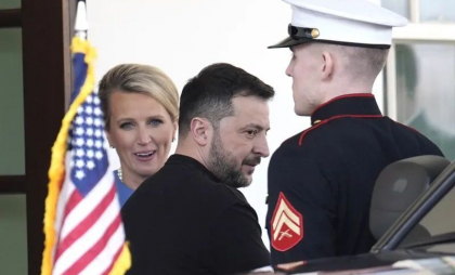 Donald Trump l-ar fi dat afară pe Volodimir Zelenski din Casa Albă. Detalii de culise despre scenele care au urmat după dialogul aprins din Biroul Oval