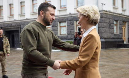 Reacția Președintelui Comisiei Europene, după ce întâlnirea dintre Zelenski și Trump s-a încheiat pe fondul unor discuții tensionate: „Vom continua să lucrăm cu tine pentru o pace dreaptă și de durată”
Reacția Președintelui Comisiei Europene, după ce întâlnirea dintre Zelenski și Trump s-a încheiat pe fondul unor discuții tensionate: „Vom continua să lucrăm cu tine pentru o pace dreaptă și de durată”