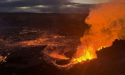 Imagini spectaculoase cu erupția Vulcanului Kilauea din Hawaii - FOTO Imagini spectaculoase cu erupția Vulcanului Kilauea din Hawaii - FOTO
