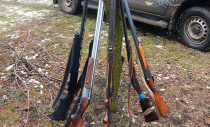 Opt moldoveni - prinși la braconaj în zona interzisă a sectorului de responsabilitate a frontierei Troițcoe. Ce au făcut aceștia când au văzut patrula Poliției de Frontieră - FOTO Opt moldoveni - prinși la braconaj în zona interzisă a sectorului de responsabilitate a frontierei Troițcoe. Ce au făcut aceștia când au văzut patrula Poliției de Frontieră - FOTO