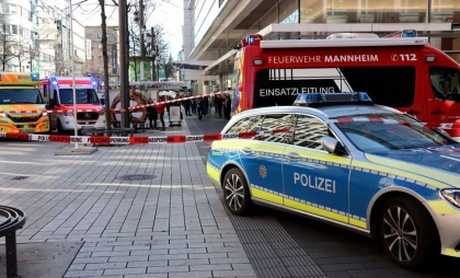Bărbatul care a lovit cu maşina mai mulţi pietoni la Mannheim, în vestul Germaniei este suspectat că suferă de o „boală psihică" Bărbatul care a lovit cu maşina mai mulţi pietoni la Mannheim, în vestul Germaniei este suspectat că suferă de o „boală psihică"