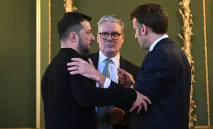 Macron și Starmer nu-l mai lasă singur pe Zelenski cu Trump. Ar urma să se ducă toţi trei la Washington săptămâna viitoare Macron și Starmer nu-l mai lasă singur pe Zelenski cu Trump. Ar urma să se ducă toţi trei la Washington săptămâna viitoare