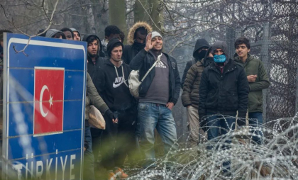 Turcia anunţă construirea unui zid la frontiera cu Grecia pentru a împiedica intrările ilegale în UE Turcia anunţă construirea unui zid la frontiera cu Grecia pentru a împiedica intrările ilegale în UE