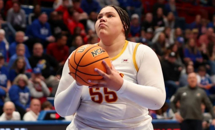 „Lady Shaq", noua senzație a baschetului feminin american, la 120 de kilograme „Lady Shaq", noua senzație a baschetului feminin american, la 120 de kilograme