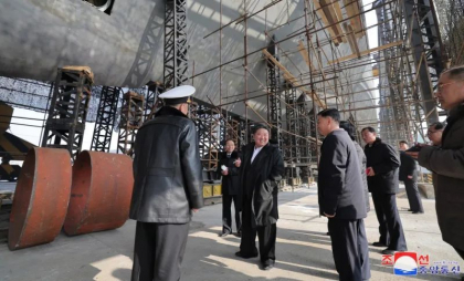 Kim Jong Un a vizitat șantierul unde Coreea de Nord construiește un submarin nuclear - FOTO