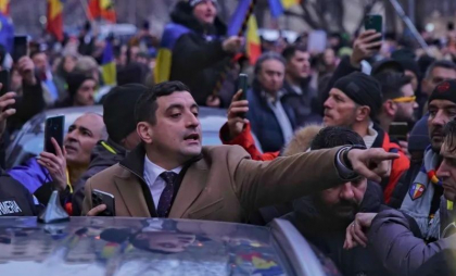 Reacție dură a lui George Simion după invalidarea candidaturii lui Georgescu. „Jos dictatorii!” Reacție dură a lui George Simion după invalidarea candidaturii lui Georgescu. „Jos dictatorii!”