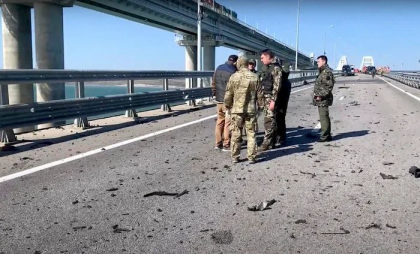 Ucraina pregătește un al treilea atac asupra podului Crimeea Ucraina pregătește un al treilea atac asupra podului Crimeea