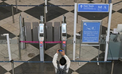 Grevă majoră luni pe aeroporturile din Germania, inclusiv cele din München și Frankfurt