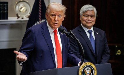 Trump face Europa măreață din nou. El nu va fi laureat niciodată cu Premiul Nobel pentru Pace. Însă are șanse mari la premiul Charlemagne, scrie Financial Times Trump face Europa măreață din nou. El nu va fi laureat niciodată cu Premiul Nobel pentru Pace. Însă are șanse mari la premiul Charlemagne, scrie Financial Times